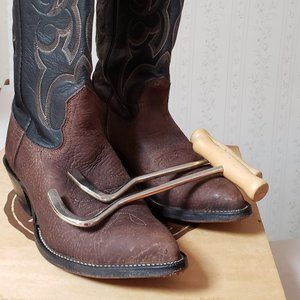 Nucona Women's Boot Size 7C = 9.0 in women's **